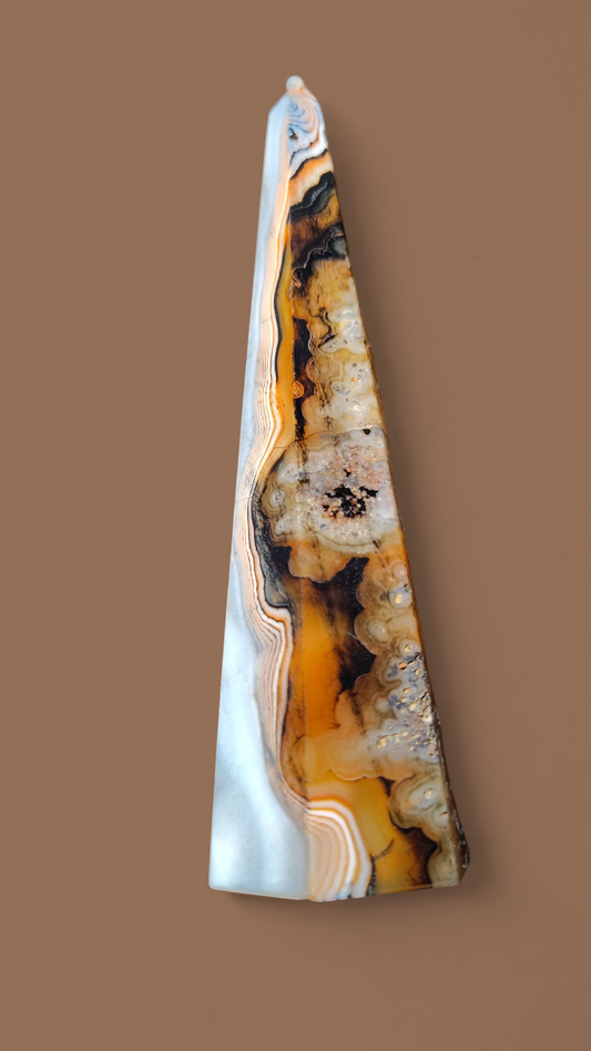 Black/Orange Agate with Quartz